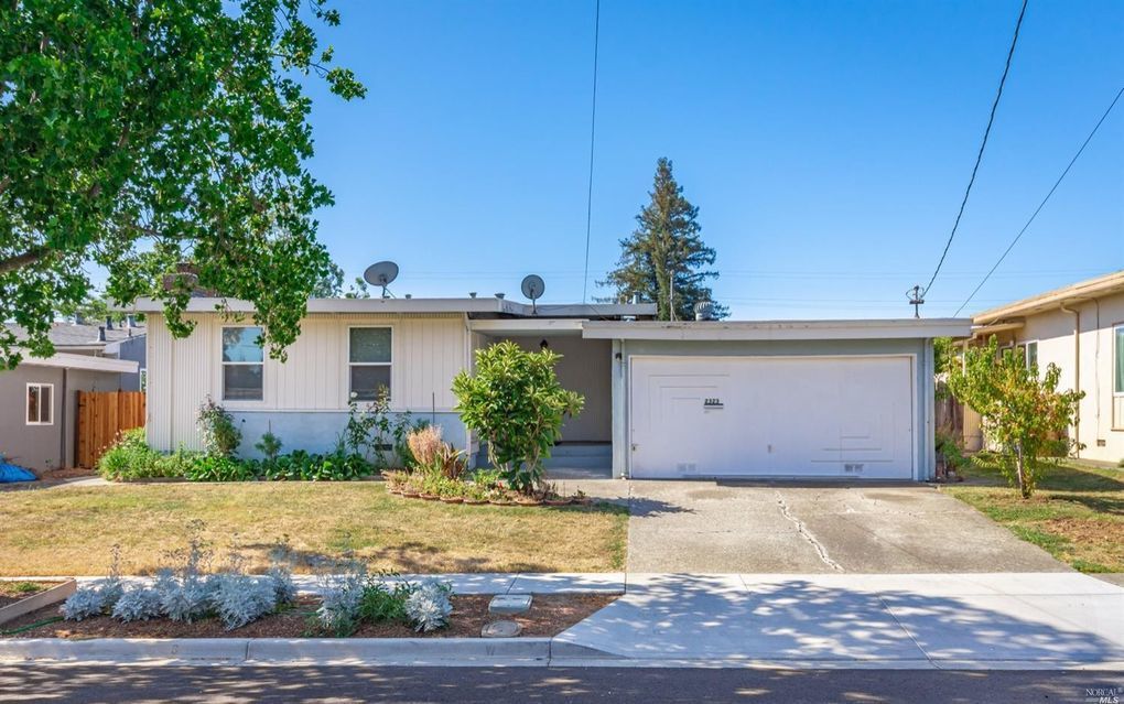 2323 Bohen St.